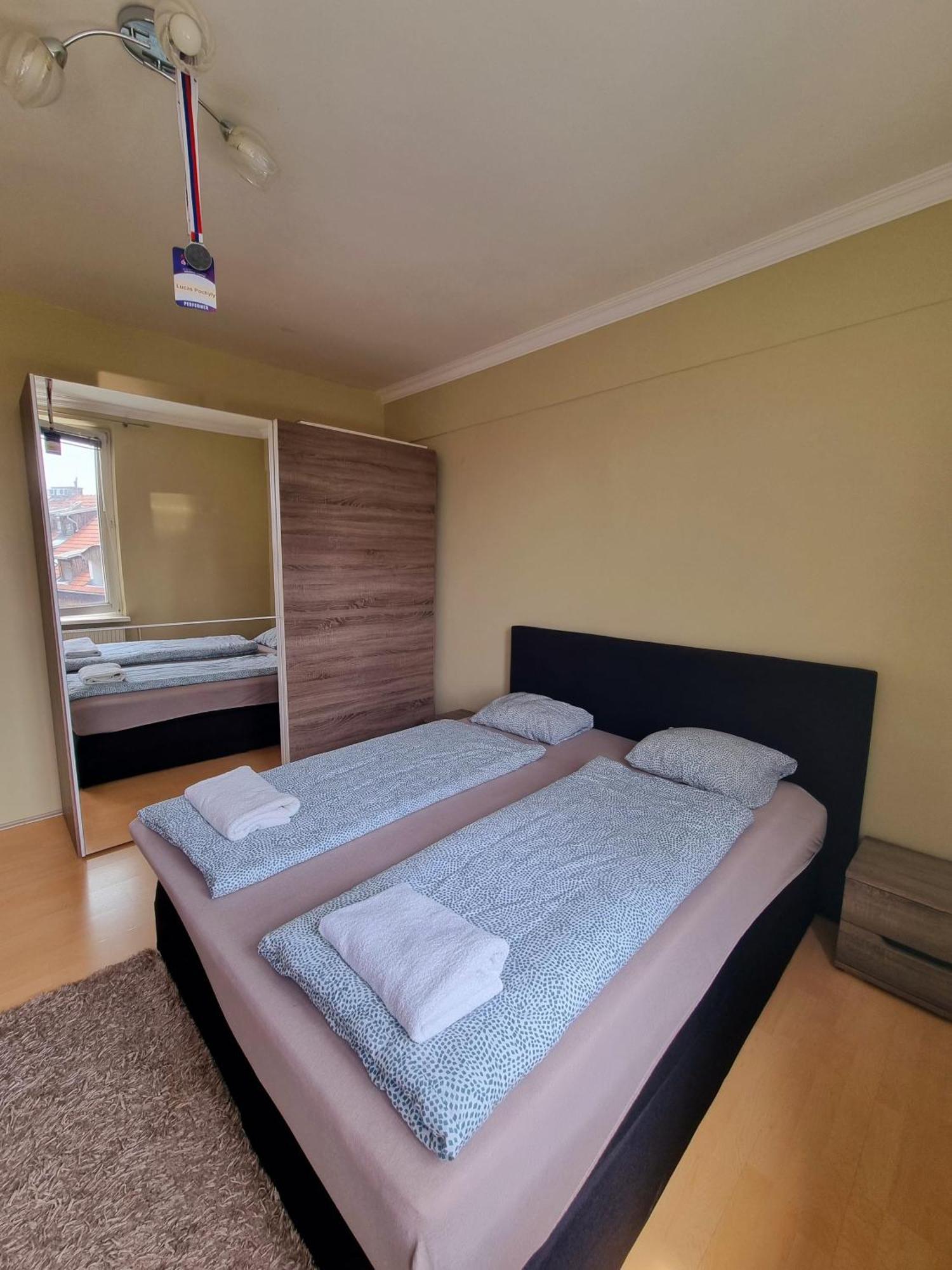 Big 4 Room Huge Apartment Pressburg Exterior foto